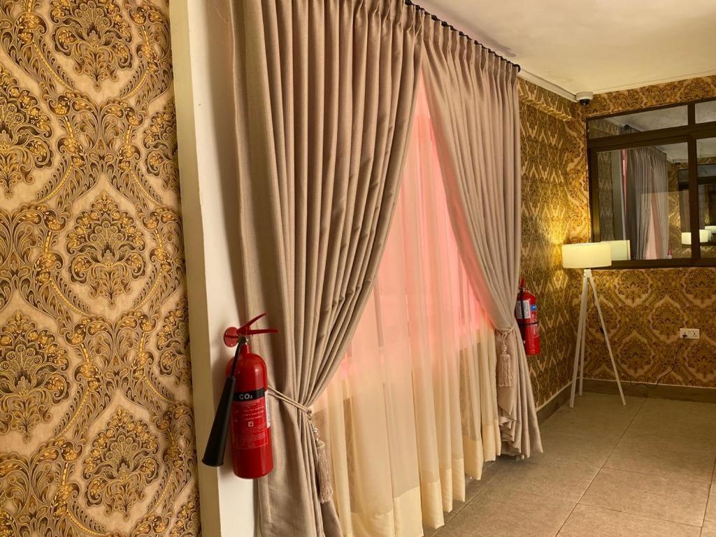 Milton Avenue Suites Accra Bagian luar foto
