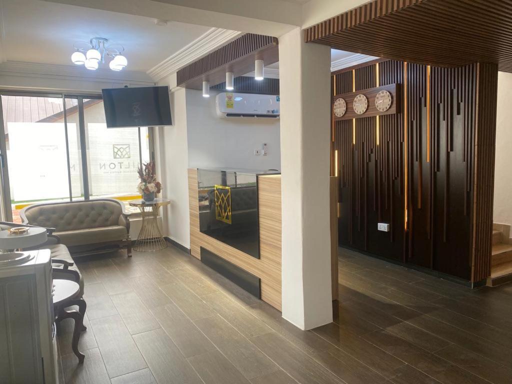 Milton Avenue Suites Accra Bagian luar foto