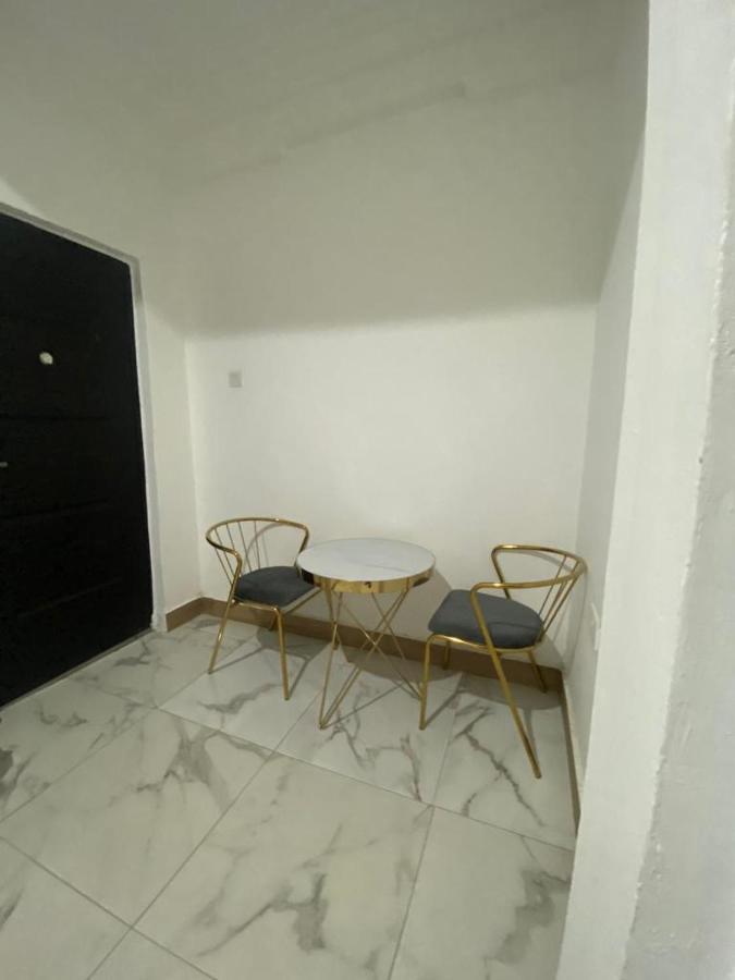 Milton Avenue Suites Accra Bagian luar foto
