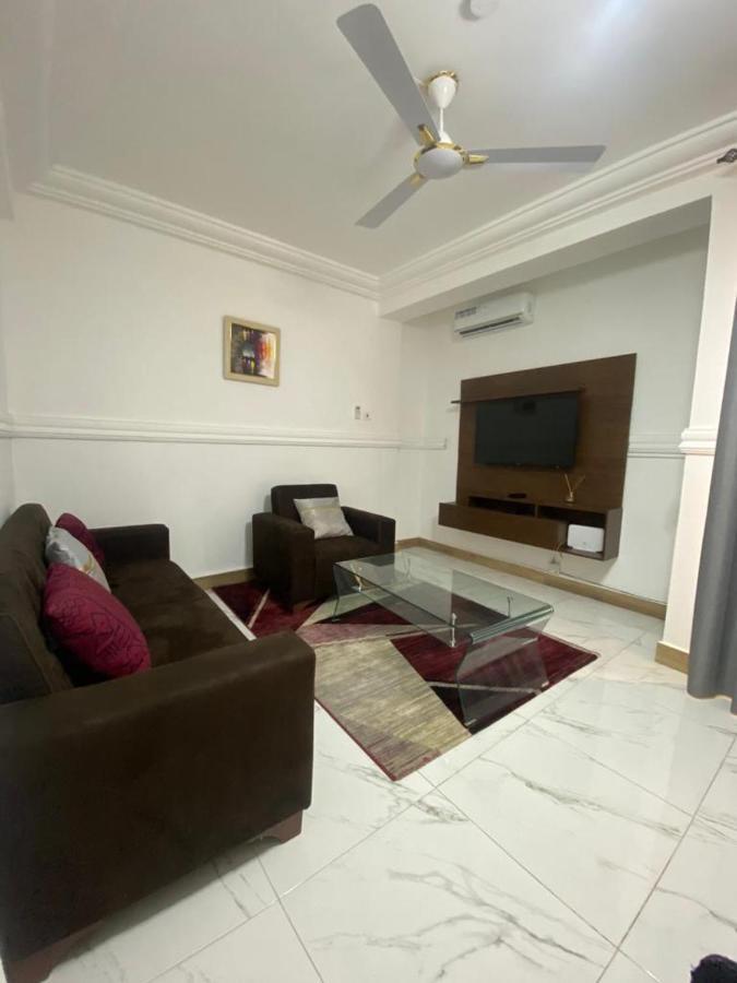 Milton Avenue Suites Accra Bagian luar foto