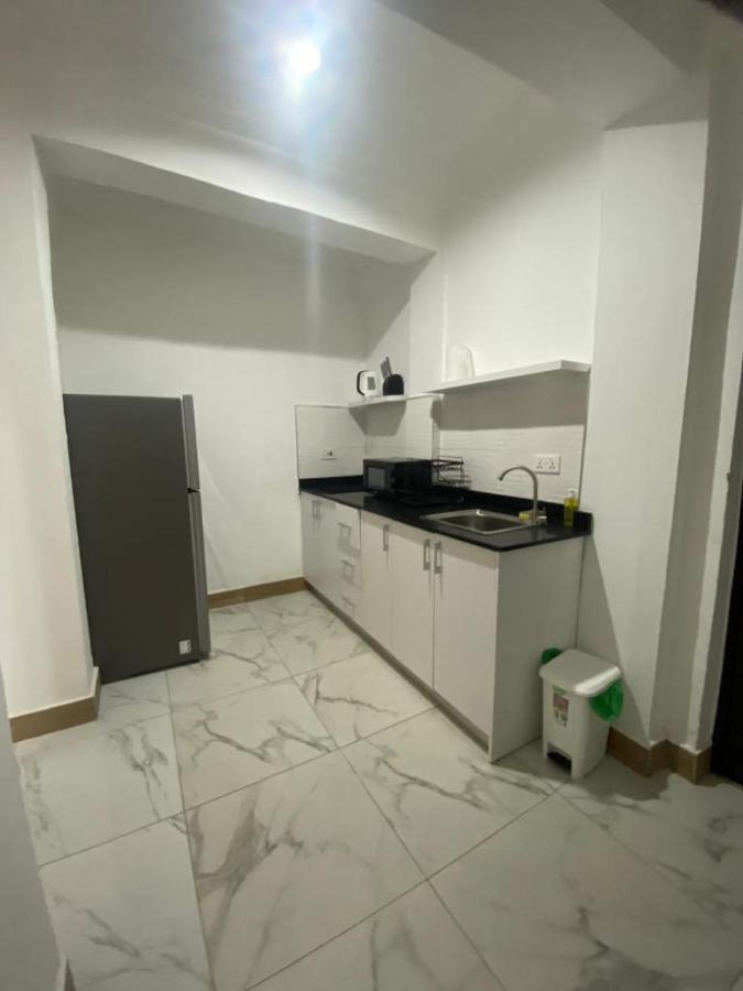Milton Avenue Suites Accra Bagian luar foto