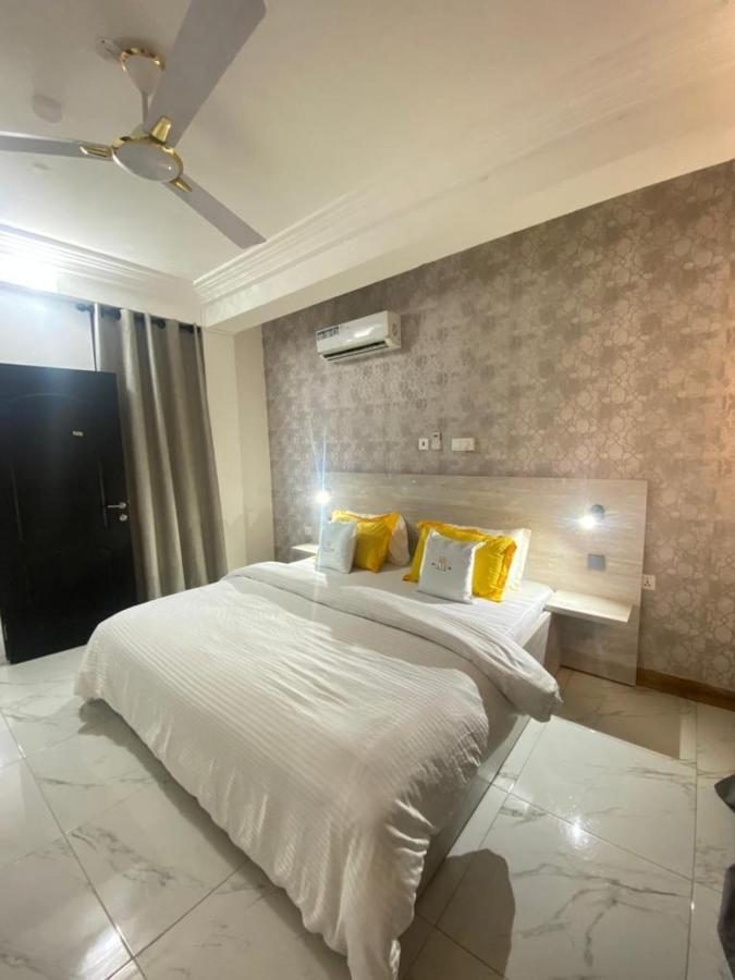 Milton Avenue Suites Accra Bagian luar foto